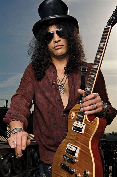 slash guitarist photos