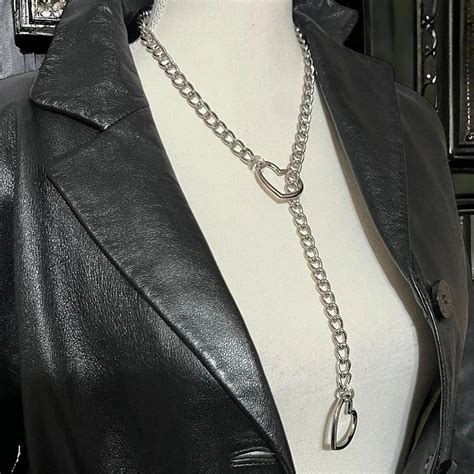 slip chain collar human