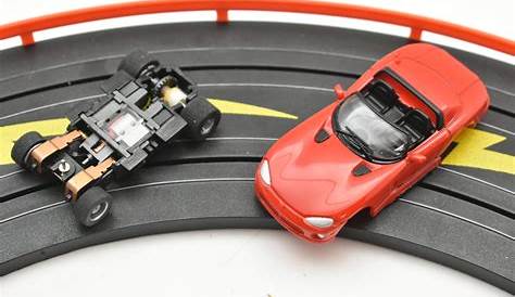 Hot Wheels 1:64 Slot Racing Cars 280cm Track Set - w/ Carry Case