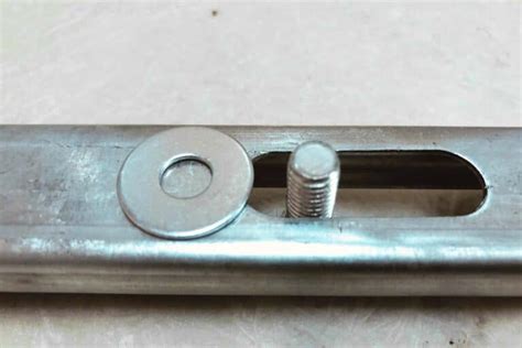 Slotted Screw Hole