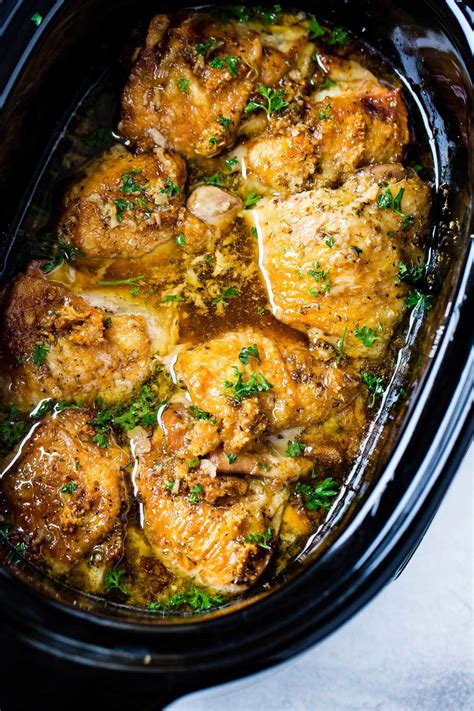 Garlicky Slow Cooker Chicken Recipe (Super Easy!) Oh Sweet Basil