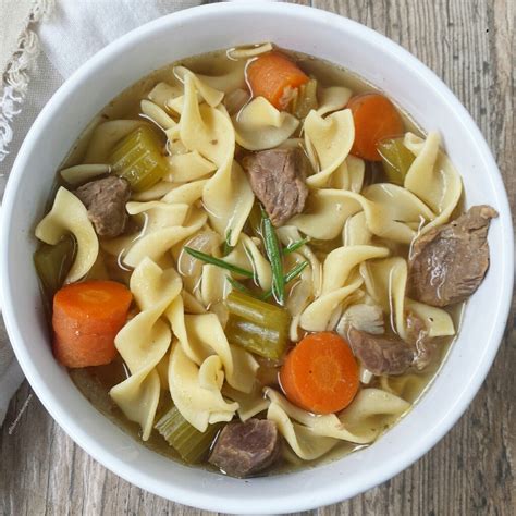 slow cooker beef noodle soup