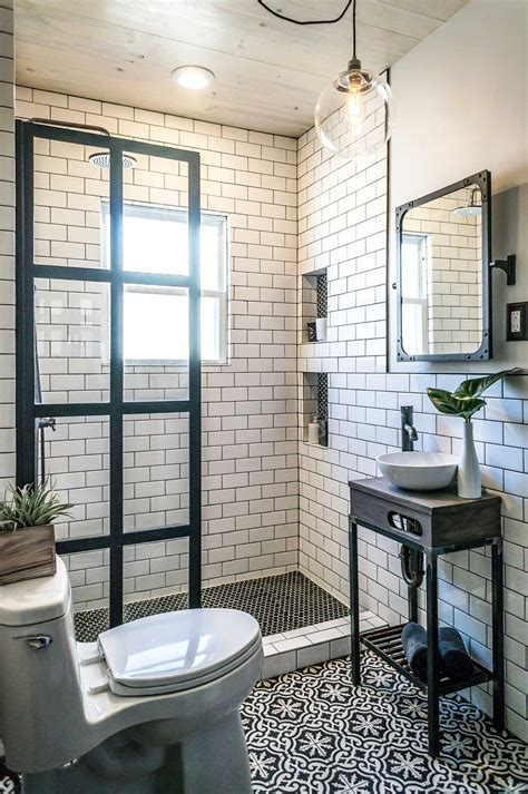 28 Small Bathroom Ideas with a Shower [PHOTOS] in 2021 Small bathroom
