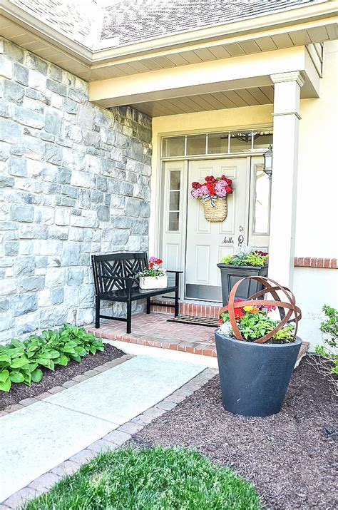 Simple and Easy Small Front Porch Decorating Ideas of 2020