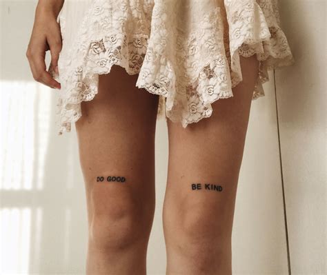 Band floral knee Tatuagem na perna, Tatuagem, Tatoo
