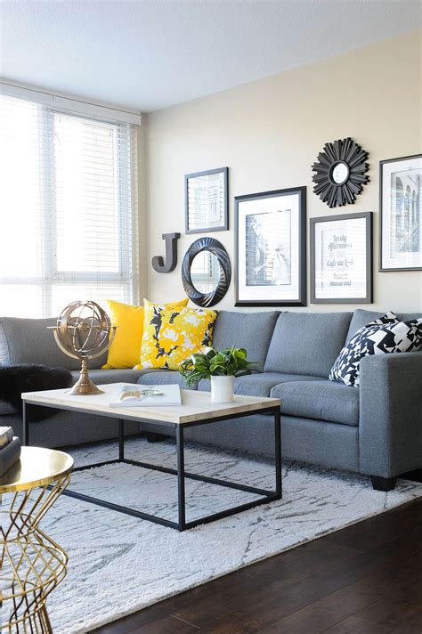 Trendy Ideas for Small Living Room Space