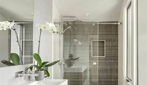 Neat idea for long, narrow baths to make them seem bigger... bathtub