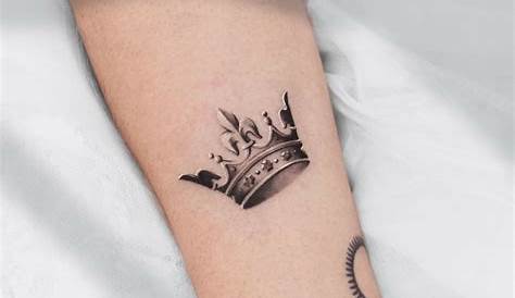 small crown tattoo ink YouQueen girly tattoos Crown