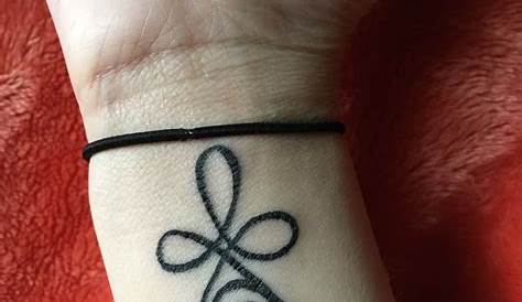 10 Small Symbols Tattoos For Women Flawssy