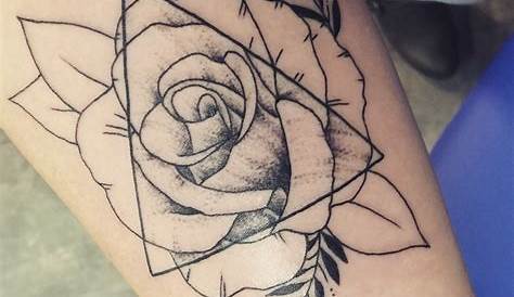 Small Triangle Rose Tattoo Hachure Unique s, s