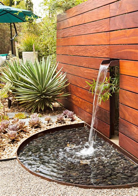 Small Backyard Ideas With Water Feature