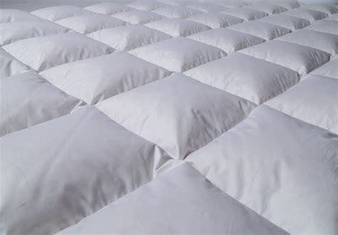 Small Baffle Box Down Comforter