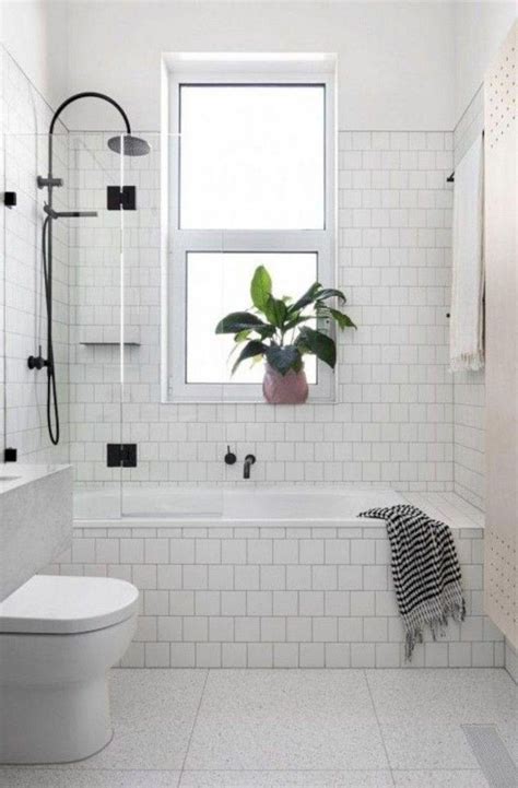 small bathroom design with tub
