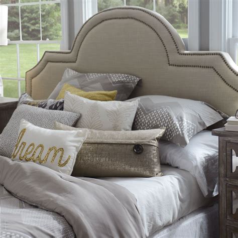 Small Bedroom Throw Pillows