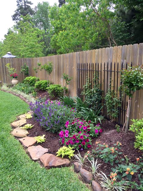 small fencing for garden ideas