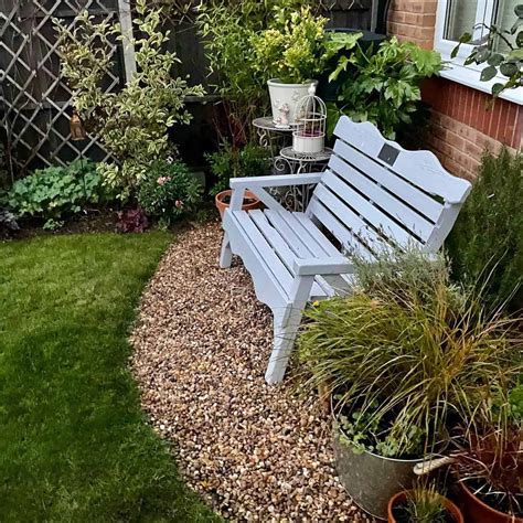 Small Garden Ideas With Bench