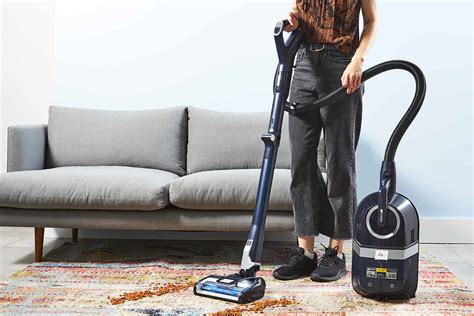 Small Light Canister Vacuum