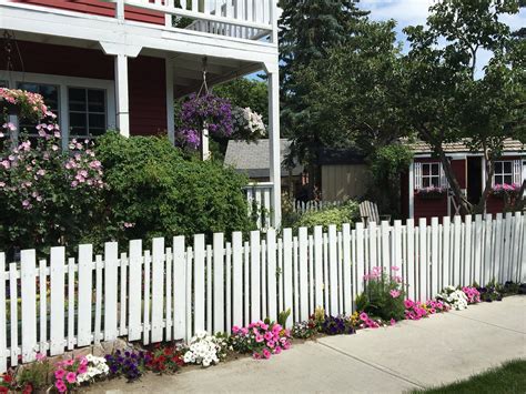 Small Picket Fence Ideas