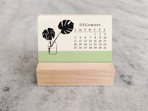 Small Standing Desk Calendar 2022