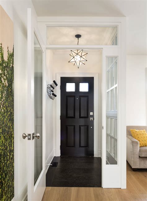 Small Vestibule Decorating Ideas