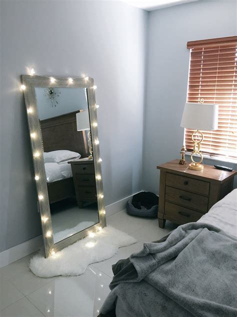 Small Wall Mirrors For Bedroom