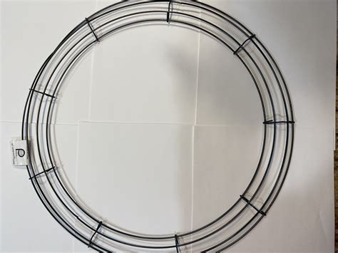 small wire wreath frame