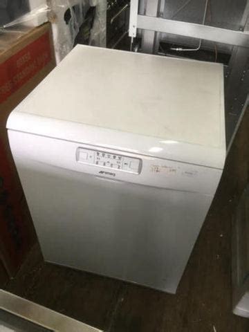 Smeg Dishwasher Model Dfd613W