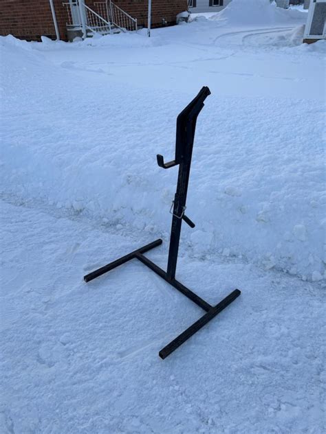 snowmobile jack stand 1