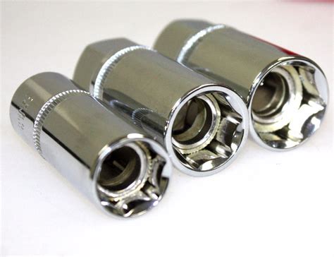 What is a spark plug socket? Wonkee Donkee Tools