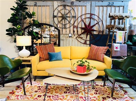 Sofas & Coffee Table-Style Seating