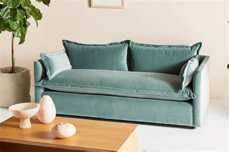 The Ultimate Guide to Sofas for Small Apartments: Maximizing Style & Space