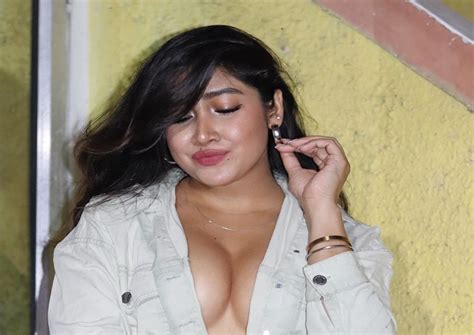 From Shock to Fame: JaniceeeJanice and Her Ereme Shocking Twist!