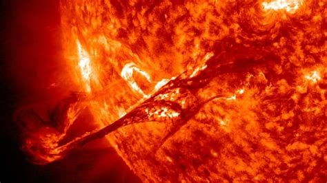 solar flares hitting earth today