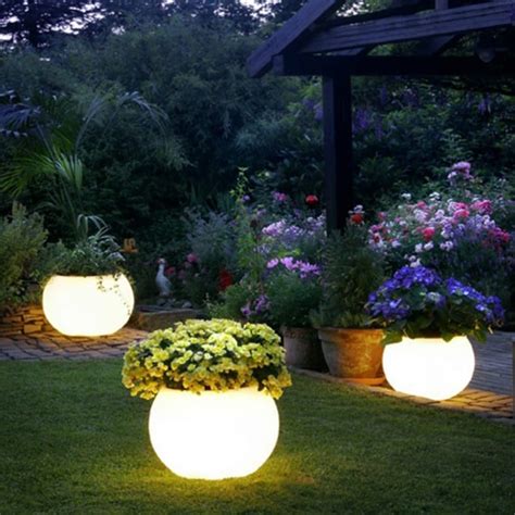 27 Best Creative Solar Light Ideas and Designs for 2022