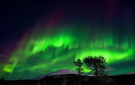 solar storm aurora borealis tonight