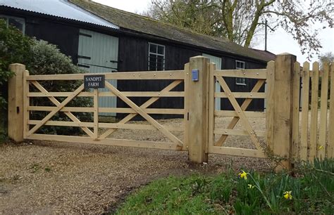 Solid Oak 5 Bar Gate