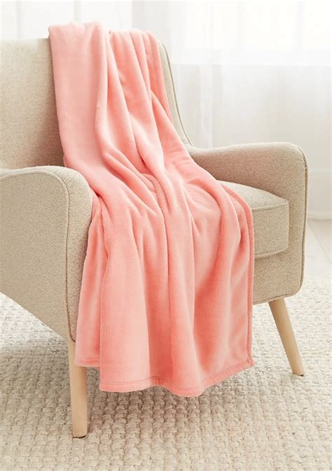 Solid Plush Throw Blanket