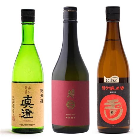 sommelier serving sake