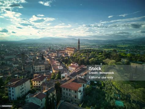 sotto il cielo della toscana arezzo