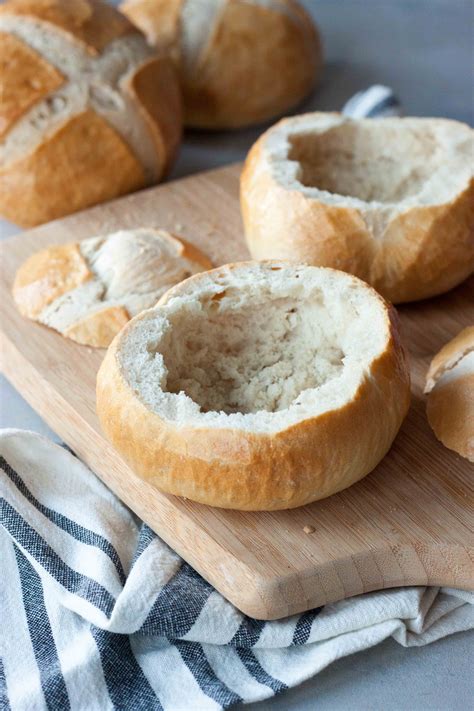 Easy Baked Brie Recipe Bread bowls, Baked brie, Baked