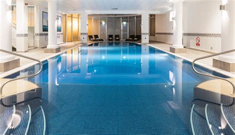 southampton hotels with pools