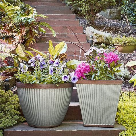 Ailani Resin Planter 2pack, Cedar Brown Southern Patio