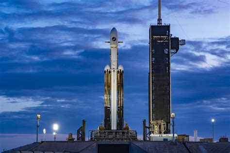 spacex falcon heavy launch delayed