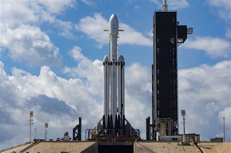 spacex launch today falcon heavy