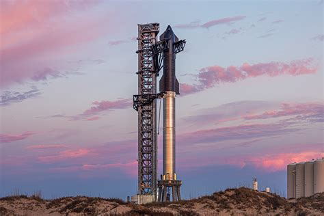 spacex starship orbital launch tower