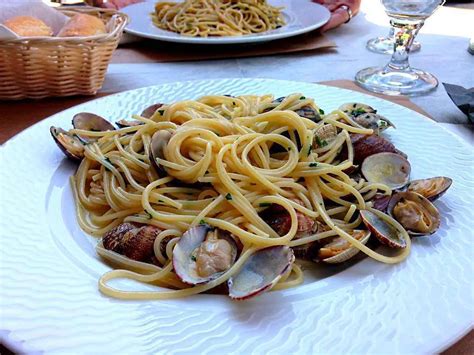 spaghetti alle vongole ricetta napoletana