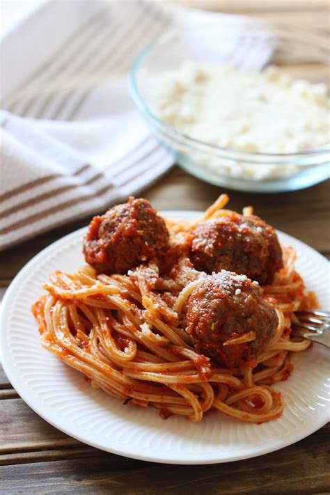 spaghetti and meatballs for two people