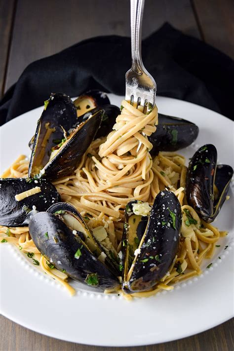 spaghetti and mussels recipe with white sauce