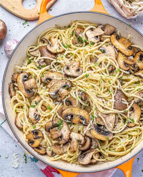 spaghetti with mushrooms and onions