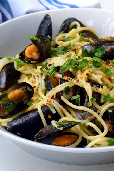 spaghetti with mussels recipe